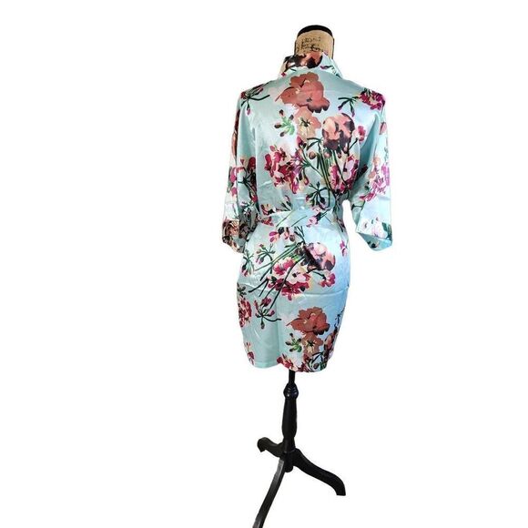 Ms Lovely Robe NWOT  - Picture 3 of 9